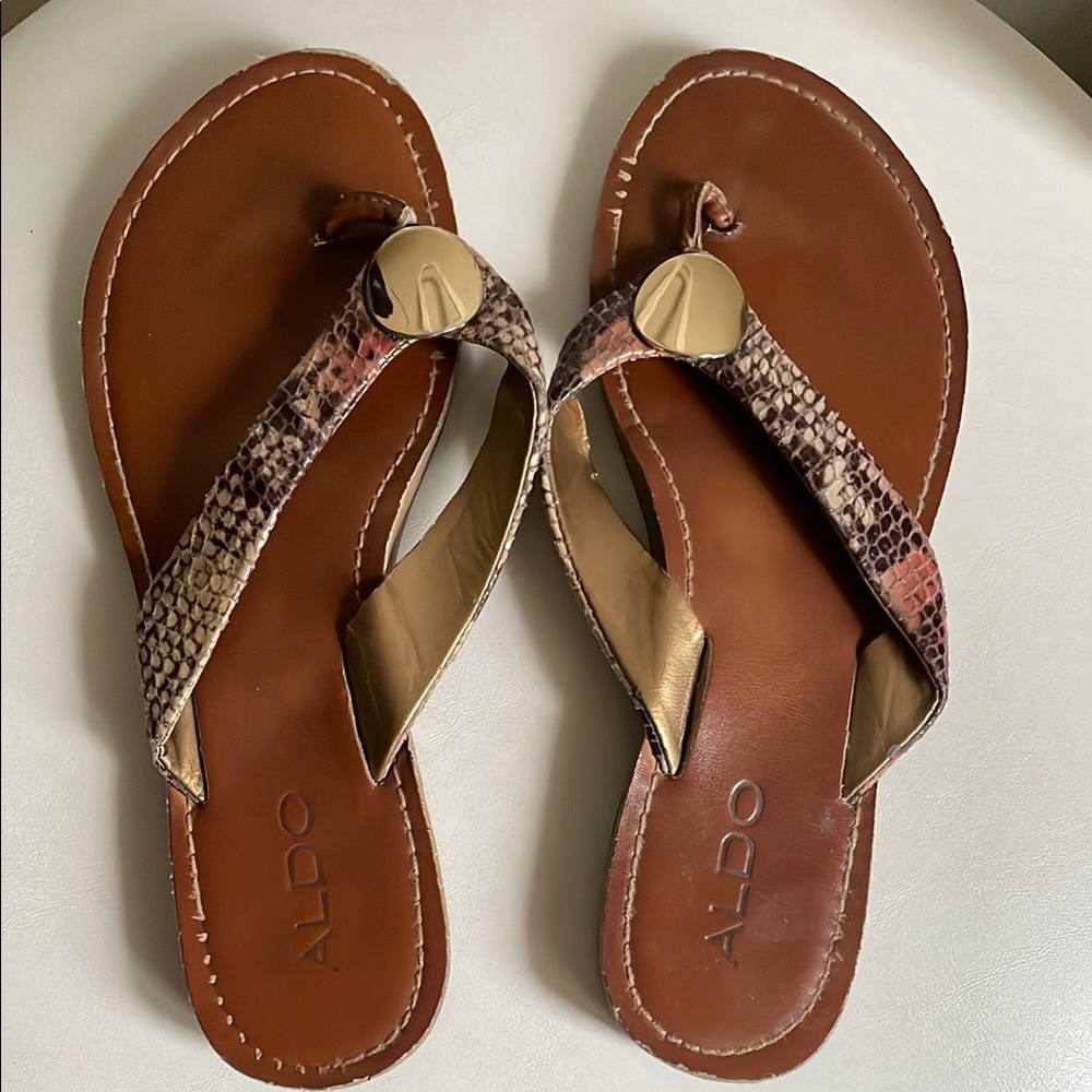 ❤️ for discount! ⭐️ ALDO Snakeskin Print and Gold Metal Detail Flip Flop Sandals